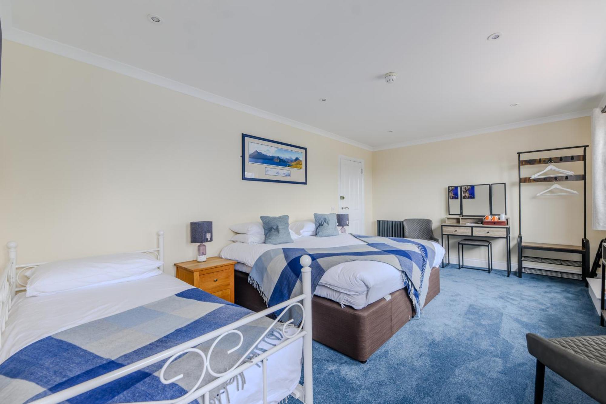 Loch Ness Clansman Hotel Drumnadrochit Bagian luar foto