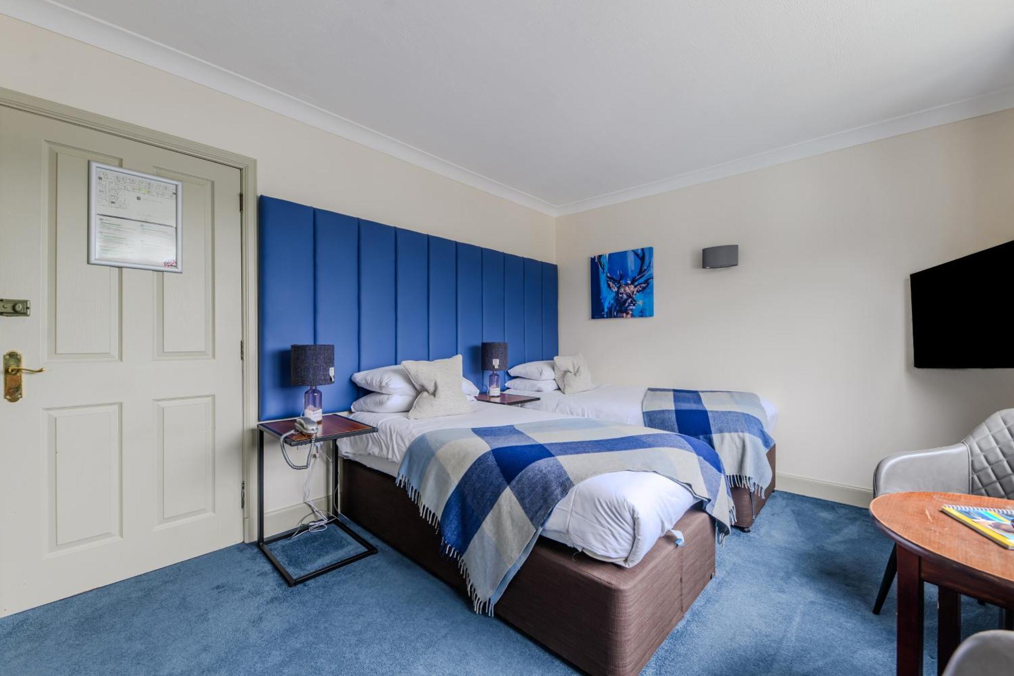 Loch Ness Clansman Hotel Drumnadrochit Bagian luar foto